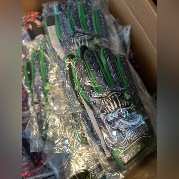 PiranaZ Psycho Speed Skull Racing Gloves Green Unisex - Picture 7 of 8